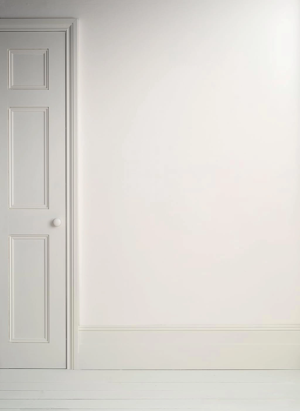 Annie Sloan Satin Paint. Self-leveling, All-in-one Paint with No Wax or Lacquer Required. The Finish is Durable and Wipeable. (Pure, 25 Fl Oz/750 mL)