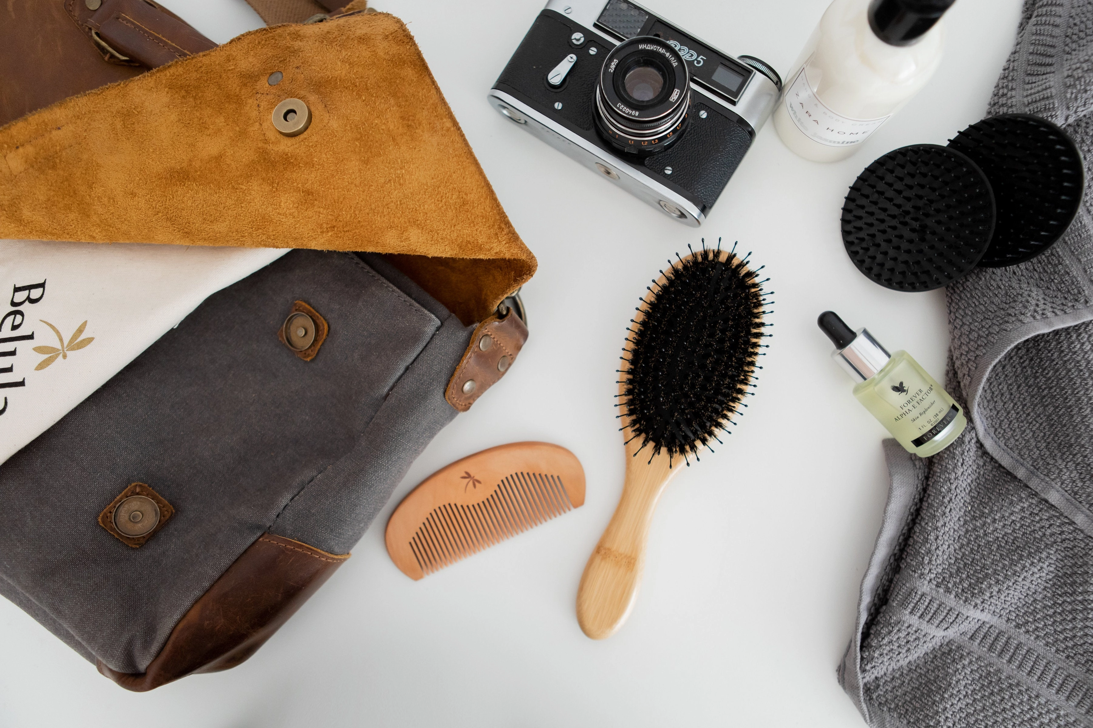 Boar Bristle Styling Men's Hairbrush with Nylon Pins