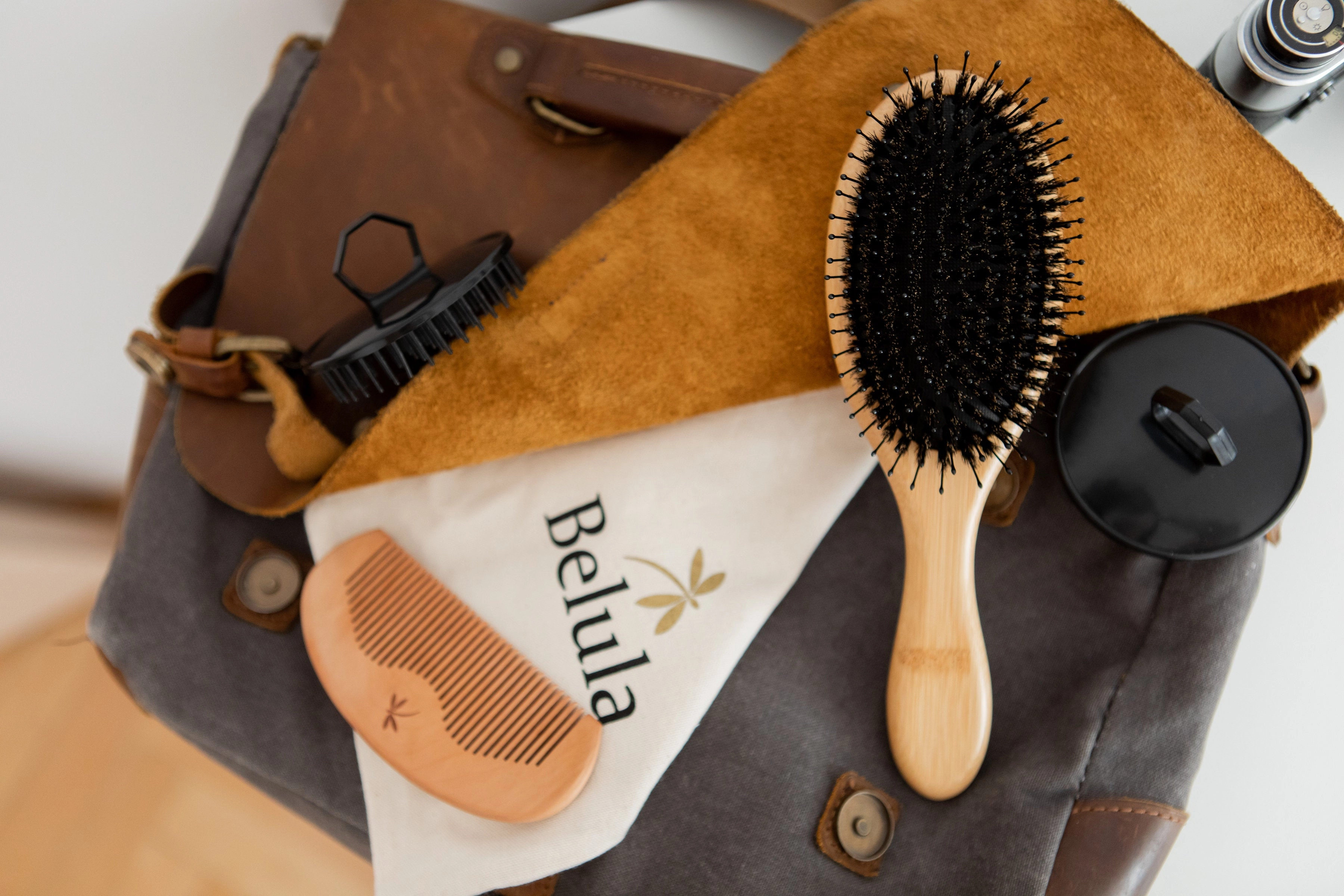 Boar Bristle Styling Men's Hairbrush with Nylon Pins