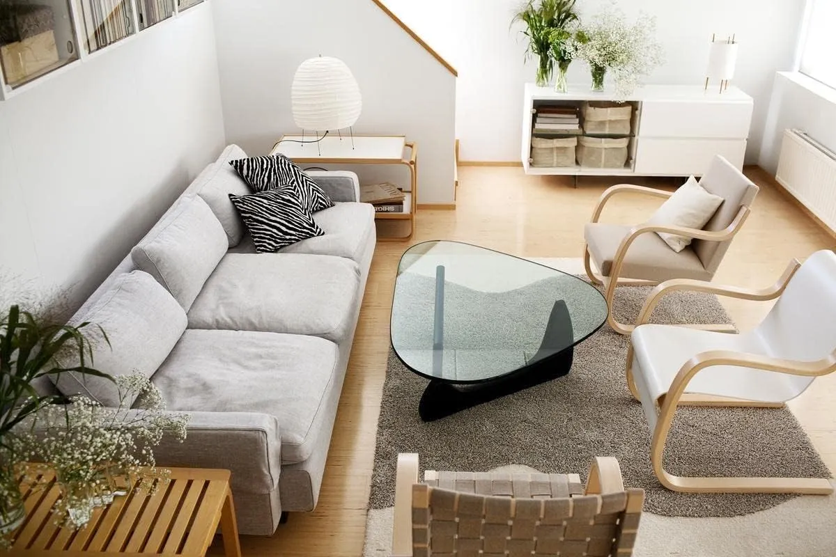 Noguchi Triangle Glass Coffee Table with Solid Wood Base, Vintage Clear Glass Top Modern Design for Living Room, Patio, Study, Black