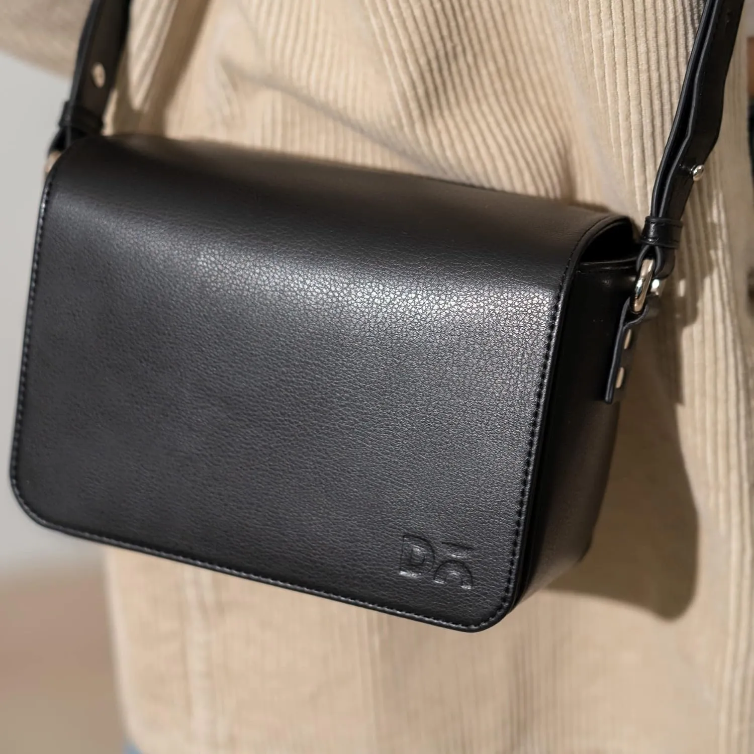 Slim Box Crossbody Purse for Women, Girls | Vegan Leather | Ladies Wallet | Shoulder Handbag | Magnetic Closure