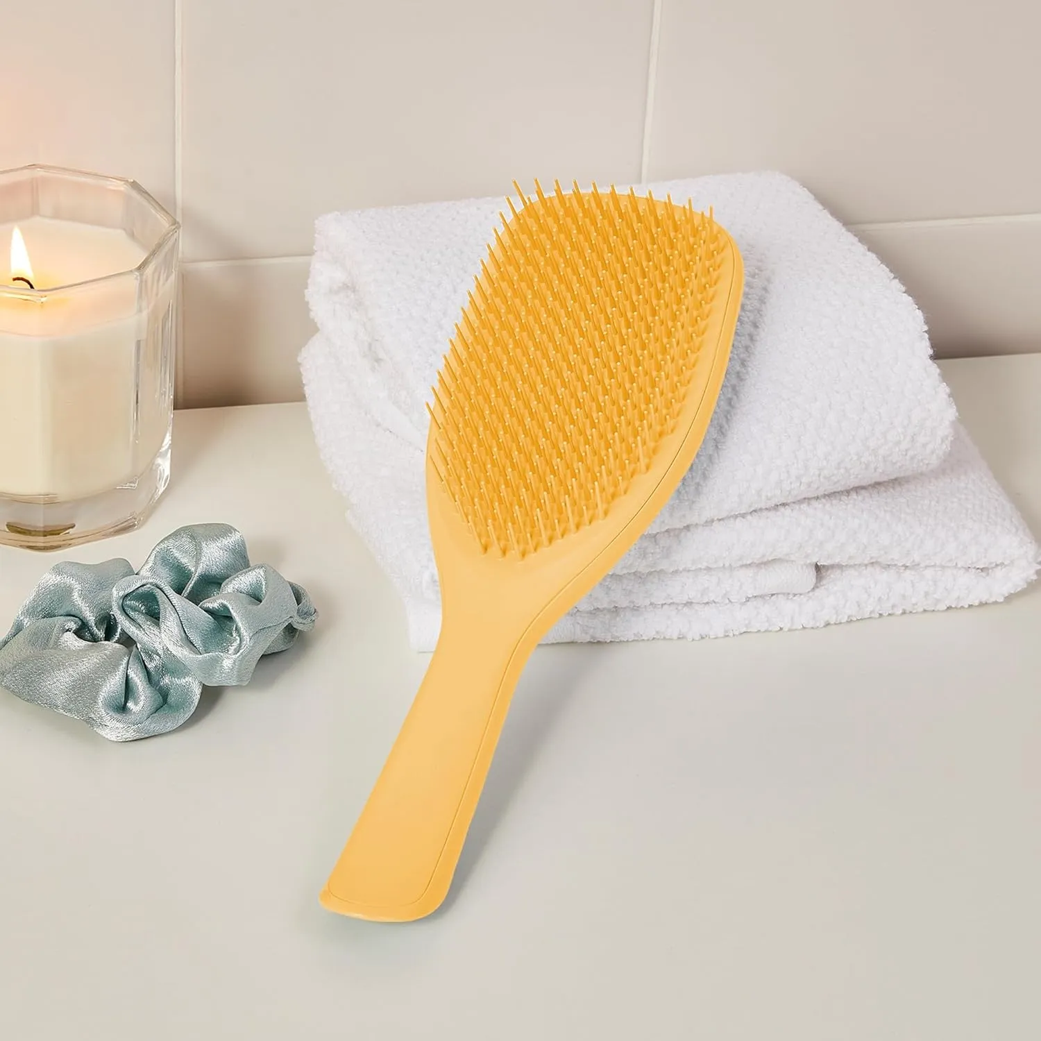 Tangle Teezer Ultimate Detangler Curly Hair Brush, Dry & Wet Hairbrush, Reduces Frizz & Breakage, for Curly to Coily, 3C to 4C Hair Types, Large, Yellow Daffodil