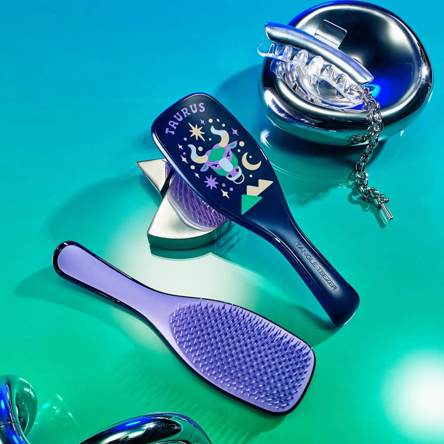 Tangle Teezer Zodiac Ultimate Detangler Hairbrush for Wet & Dry Hair, Eliminates Knots & Reduces Breakage for All Hair Types, Taurus
