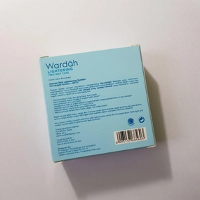 Wardah LGHT Powder Foundation Extra Cover SPF 15 (02 Golden Beige), 12 gram